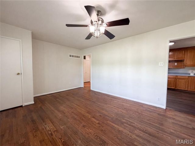 238 W Skyline Drive, Ballwin, MO 63011