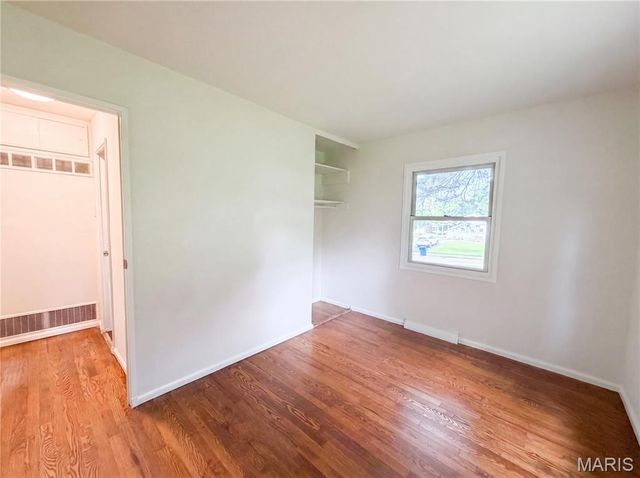 238 W Skyline Drive, Ballwin, MO 63011