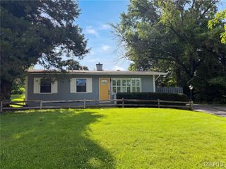 238 W Skyline Drive, Ballwin, MO 63011
