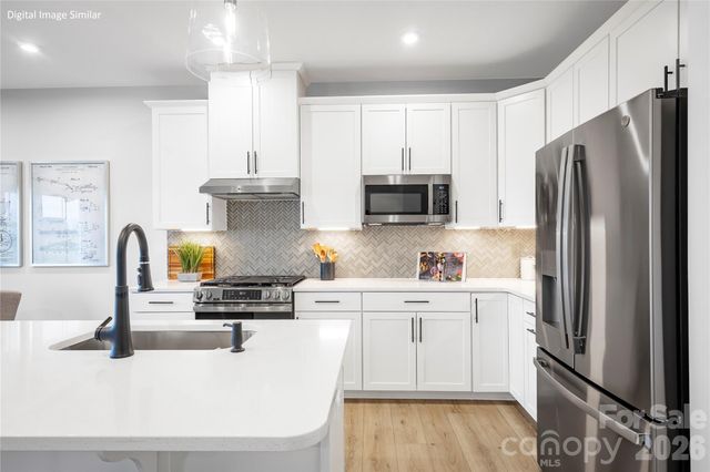 917 Heathway Drive, Charlotte, NC 28213
