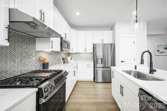 917 Heathway Drive, Charlotte, NC 28213