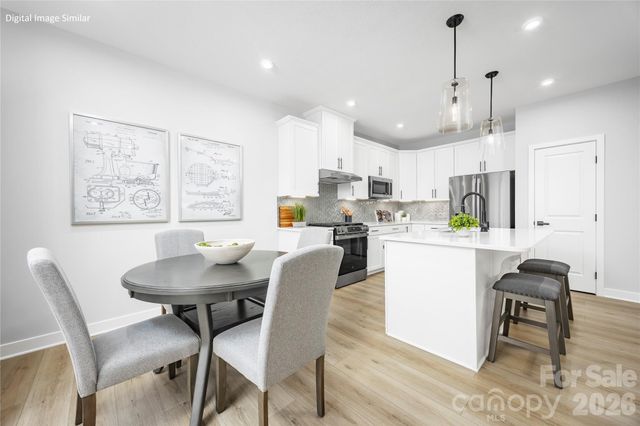 917 Heathway Drive, Charlotte, NC 28213