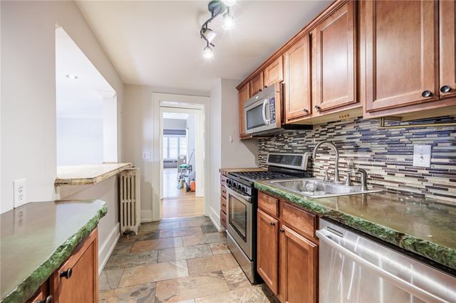 260 Oxford Street UP, Rochester, NY 14607