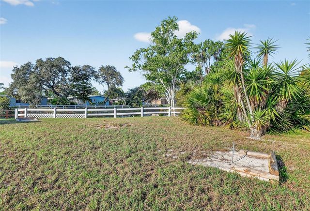 3117 MANATEE ROAD, Tavares, FL 32778