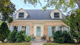 2658 N 81st STREET, Wauwatosa, WI 53213