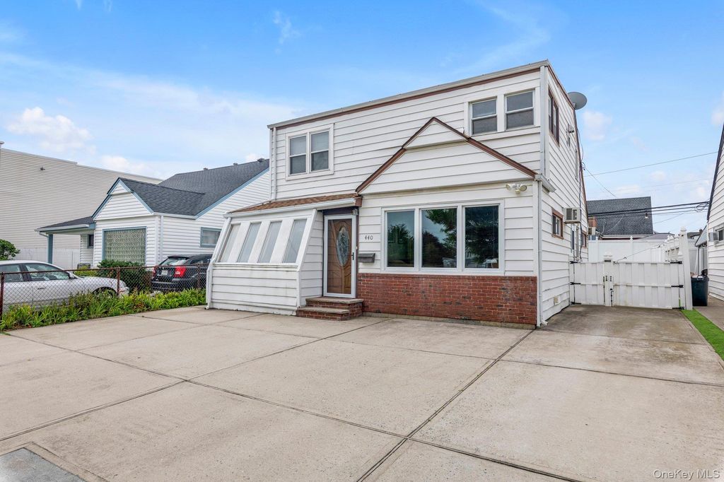 440 E Park Avenue, Long Beach, NY 11561 — photo 2