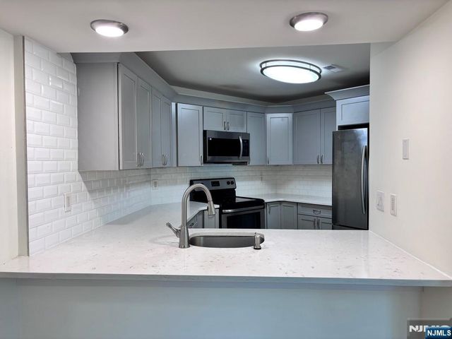 544 Ridge Lane 5115, Fort Lee, NJ 07024