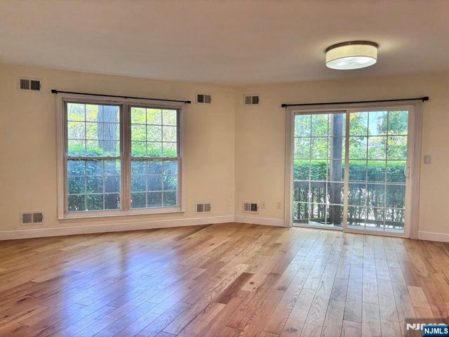 544 Ridge Lane 5115, Fort Lee, NJ 07024