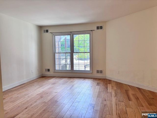 544 Ridge Lane 5115, Fort Lee, NJ 07024