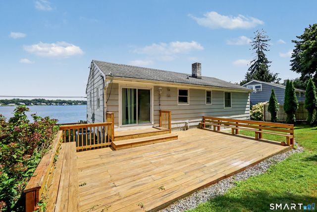 303 Weed Avenue, Stamford, CT 06902