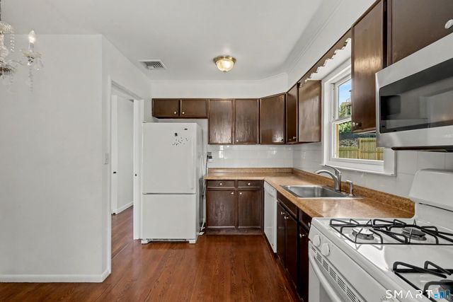 303 Weed Avenue, Stamford, CT 06902