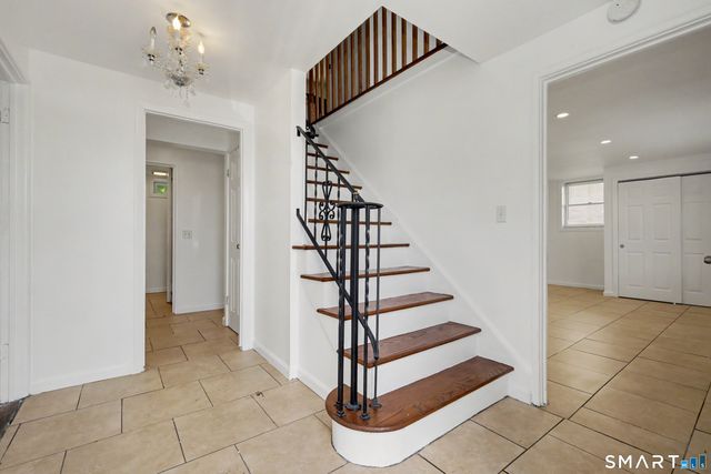303 Weed Avenue, Stamford, CT 06902