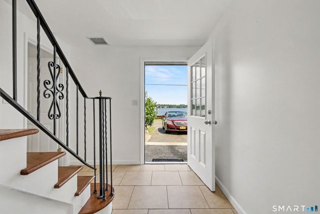 303 Weed Avenue, Stamford, CT 06902