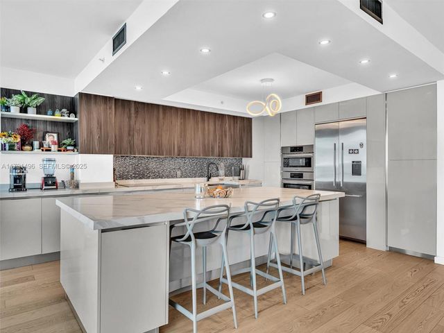 3201 NE 183rd Street 2102, Aventura, FL 33160