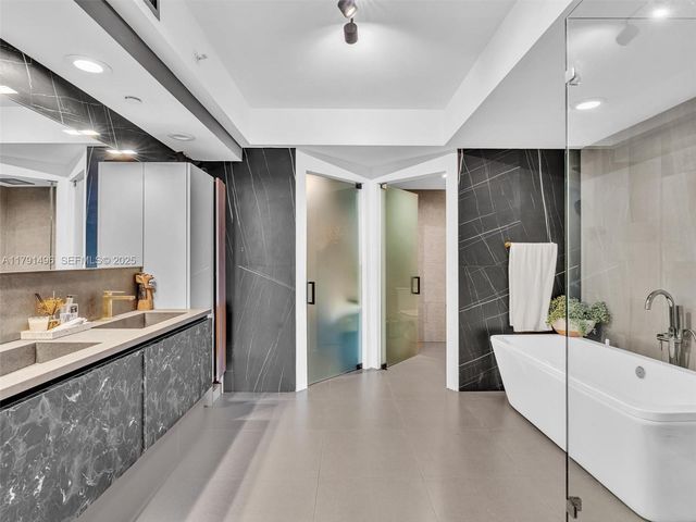 3201 NE 183rd Street 2102, Aventura, FL 33160