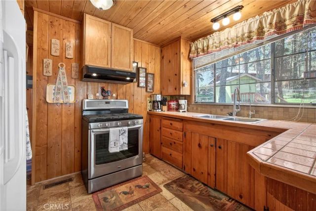 5806 Victorville, Wrightwood, CA 92397