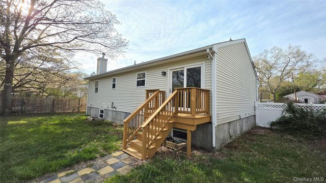 6A Murray Lane, Coram, NY 11727