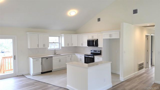 6A Murray Lane, Coram, NY 11727
