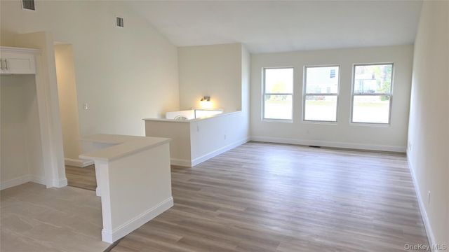 6A Murray Lane, Coram, NY 11727