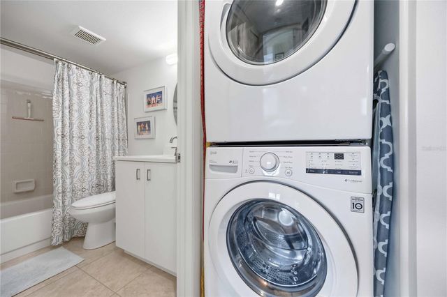 7754 EAGLE CREEK DRIVE 7512, Sarasota, FL 34243