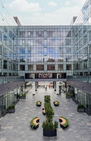 144-49 Northern Boulevard 425, Flushing, NY 11354