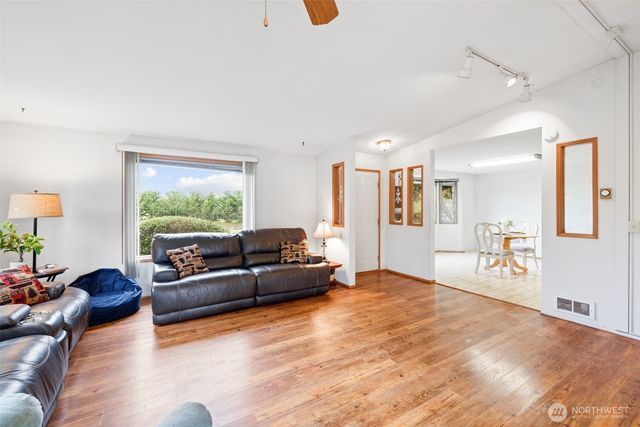31 Bon Jon View Way, Sequim, WA 98382