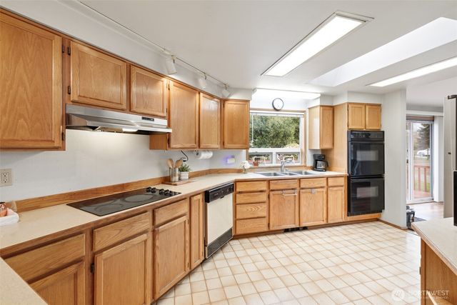 31 Bon Jon View Way, Sequim, WA 98382