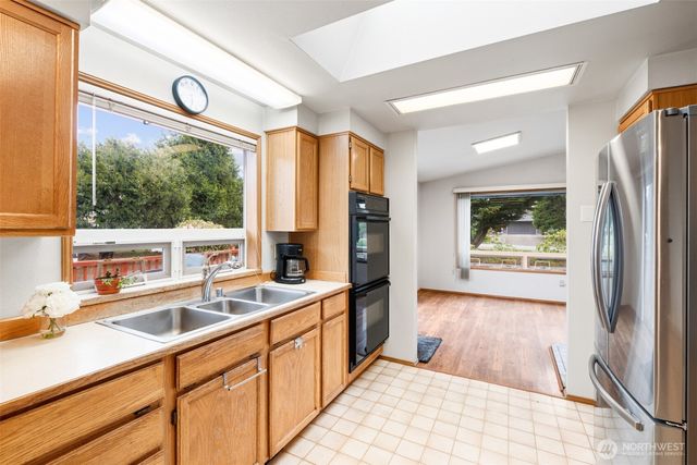 31 Bon Jon View Way, Sequim, WA 98382