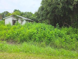 6214 N Martin Luther King Avenue, Hitchcock, TX 77563