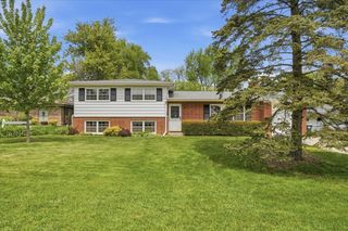 1046 Crane Boulevard, Libertyville, IL 60048