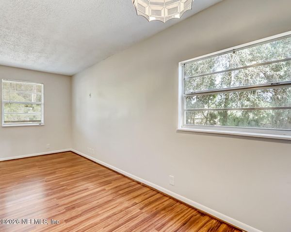 20 N DOLPHIN Avenue, Middleburg, FL 32068