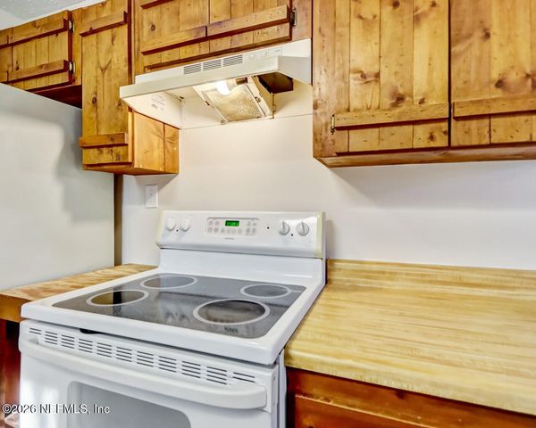 20 N DOLPHIN Avenue, Middleburg, FL 32068