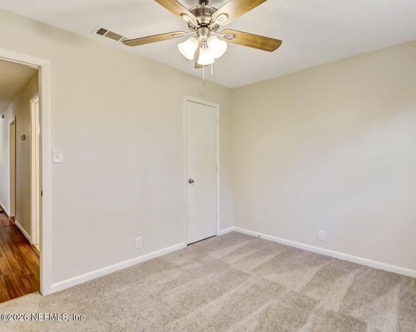 20 N DOLPHIN Avenue, Middleburg, FL 32068