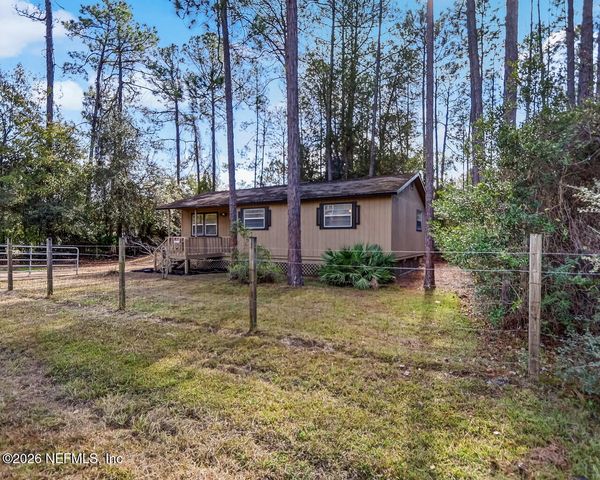 20 N DOLPHIN Avenue, Middleburg, FL 32068