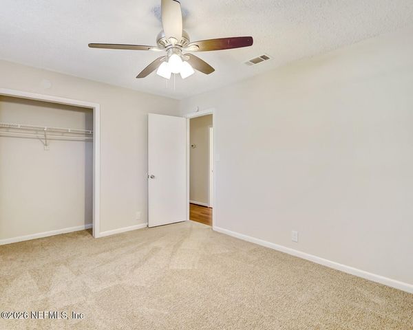 20 N DOLPHIN Avenue, Middleburg, FL 32068