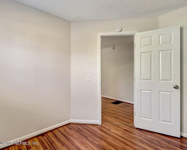 20 N DOLPHIN Avenue, Middleburg, FL 32068