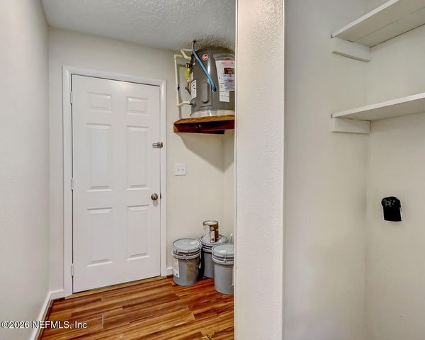 20 N DOLPHIN Avenue, Middleburg, FL 32068