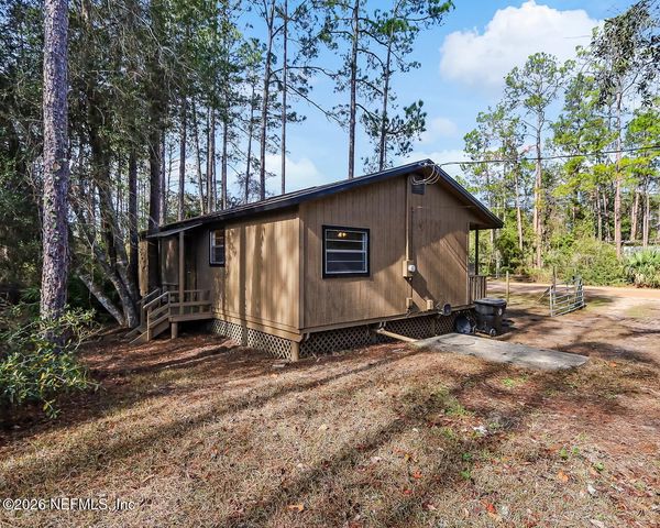 20 N DOLPHIN Avenue, Middleburg, FL 32068
