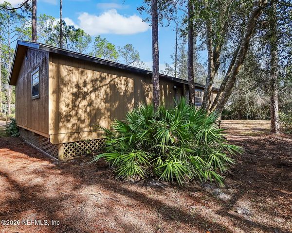 20 N DOLPHIN Avenue, Middleburg, FL 32068