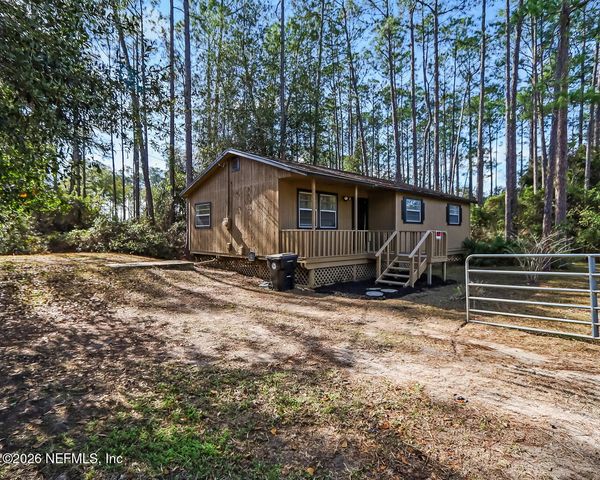20 N DOLPHIN Avenue, Middleburg, FL 32068