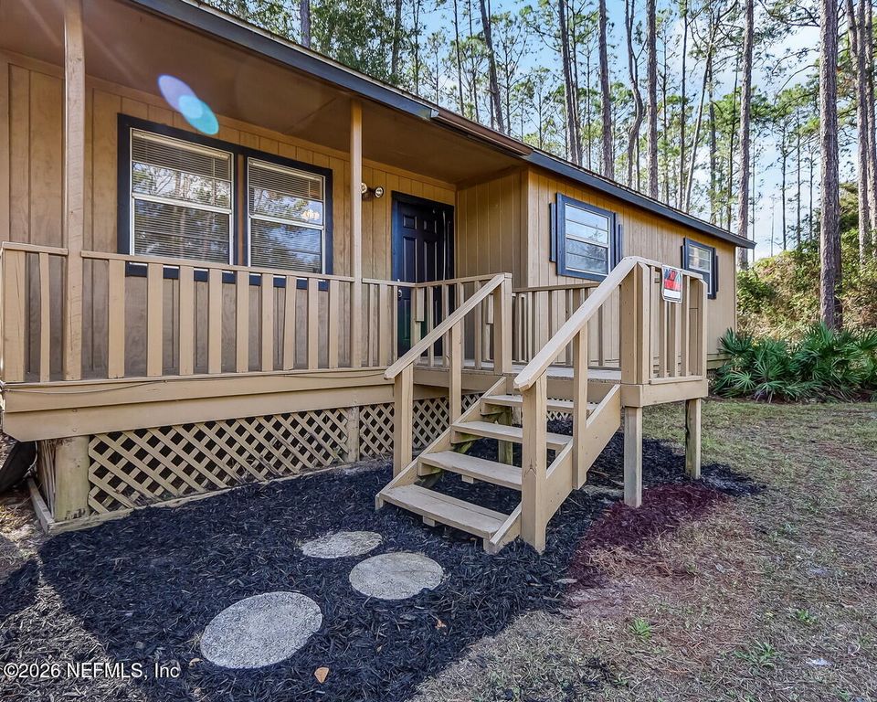 20 N DOLPHIN Avenue, Middleburg, FL 32068