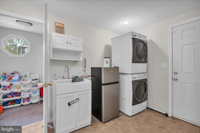 42 CORNELL DR, Delran, NJ 08075