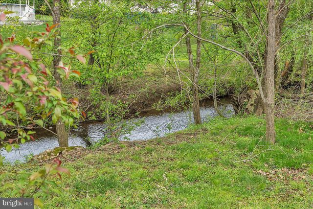 42 CORNELL DR, Delran, NJ 08075