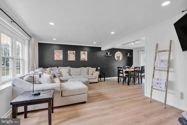 42 CORNELL DR, Delran, NJ 08075