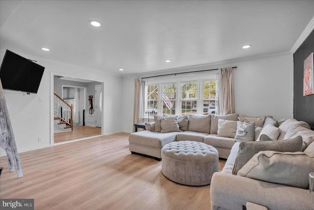 42 CORNELL DR, Delran, NJ 08075