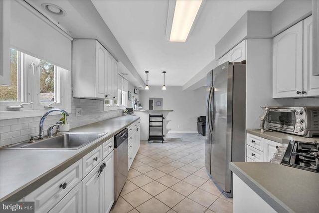 42 CORNELL DR, Delran, NJ 08075