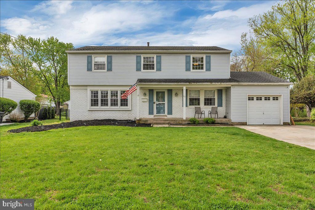42 CORNELL DR, Delran, NJ 08075