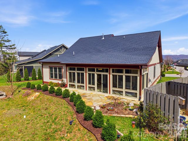 2 Lifestyle Court, Arden, NC 28704