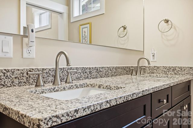 2 Lifestyle Court, Arden, NC 28704