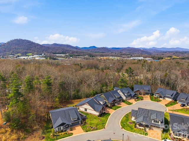 2 Lifestyle Court, Arden, NC 28704